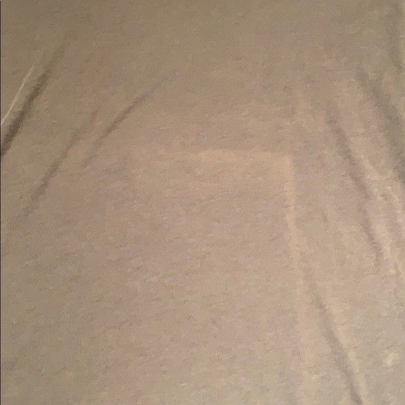 United Colors of Benetton men’s v-neck shirt - Picture 2 of 3